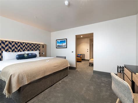 Glasgow Hotel Rooms .